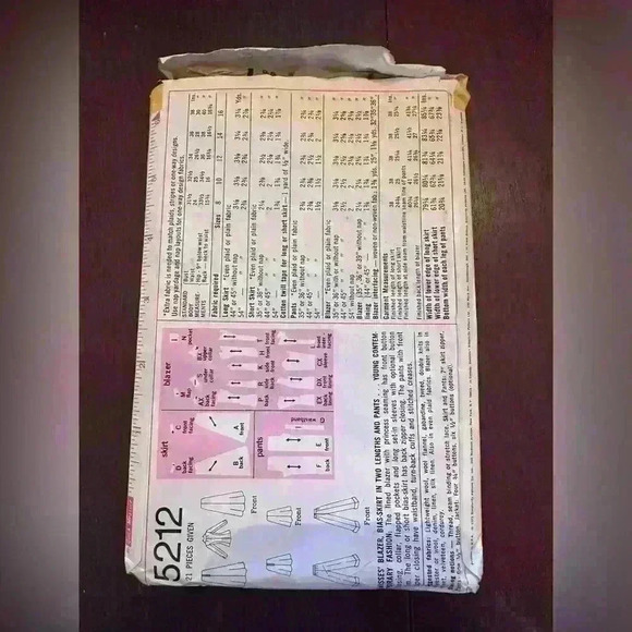 Vintage sewing pattern - Picture 2 of 2